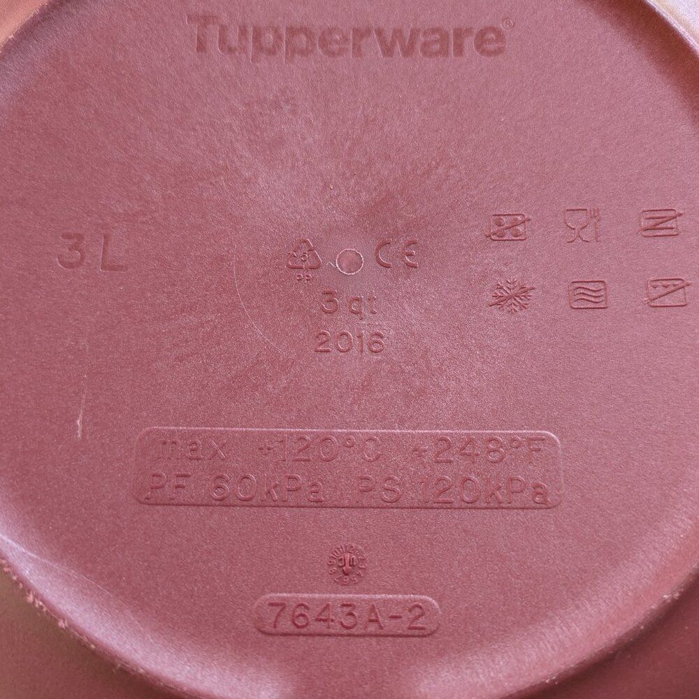 Tupperware Microwave Pressure Cooker 3 Qt / 3 L Cranberry Red 7643A-2 w/Manual - Picture 8 of 8